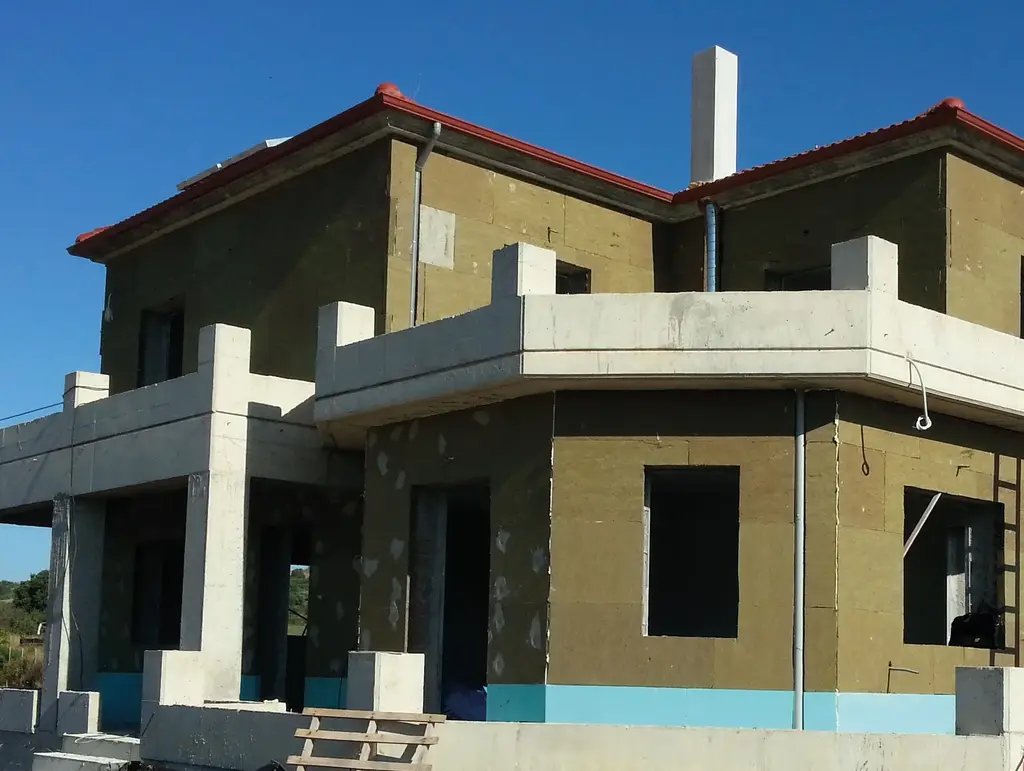 Επίβλεψη και υλοποίηση έργων μόνωσης – Υπηρεσία Ινστιτούτου Κτηριακής Παθολογίας & Δυναμικής.